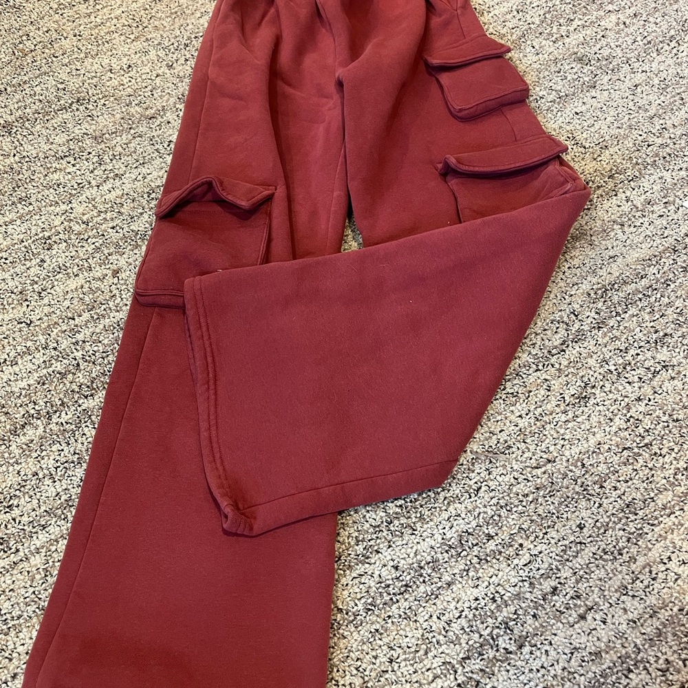 Women’s comfy cargo style sweatpants